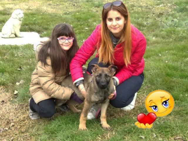 Sara con la nuova famiglia